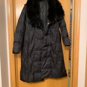 Elegant Black Fur-Trimmed Women's Coat